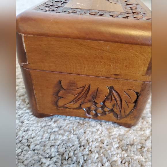 Vintage Carved Wooden Jewelry Box With Velvet Interior - Picture 4 of 9